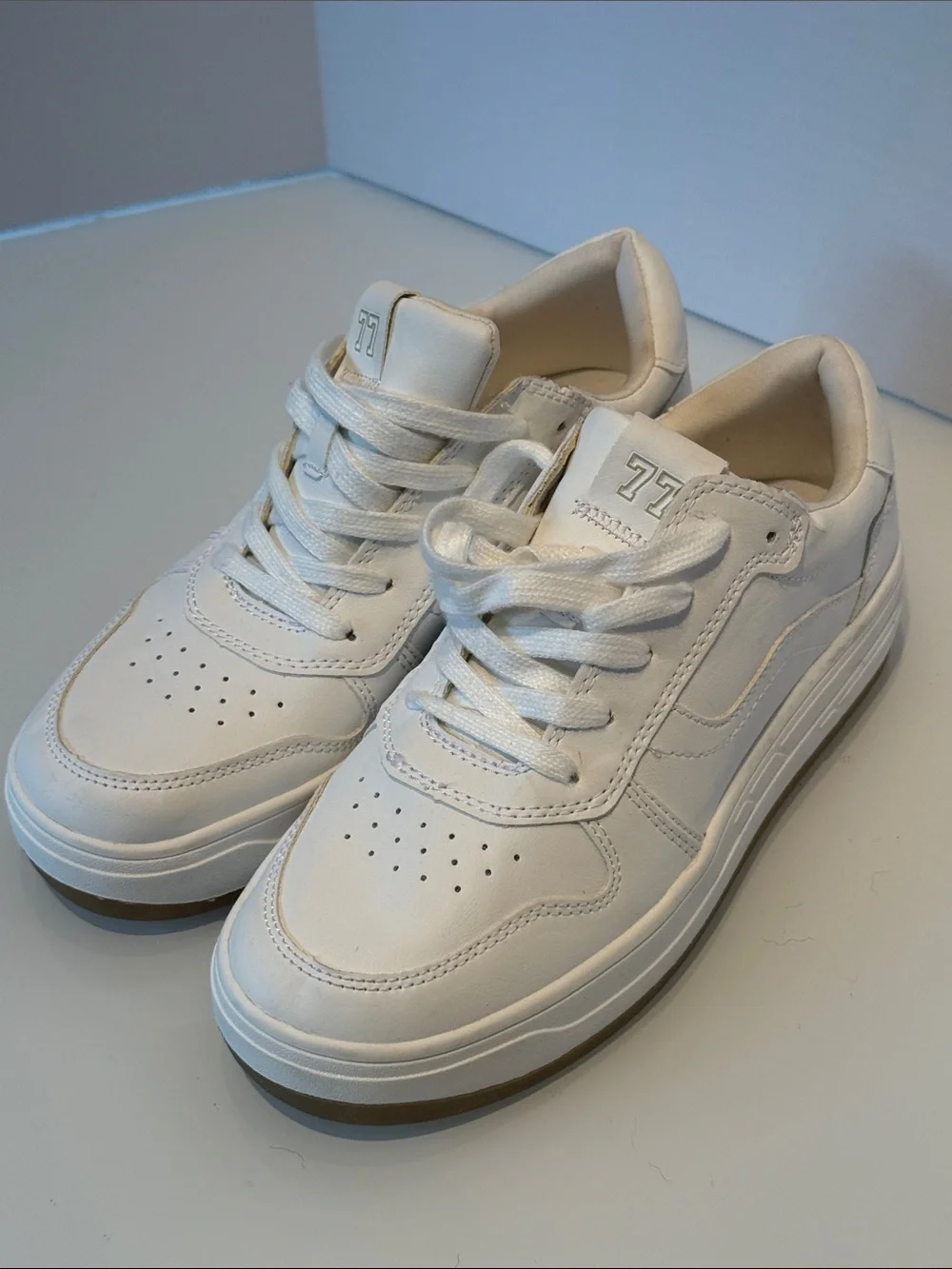 American Eagle Outfitters White Sneakers with Gum Outsole